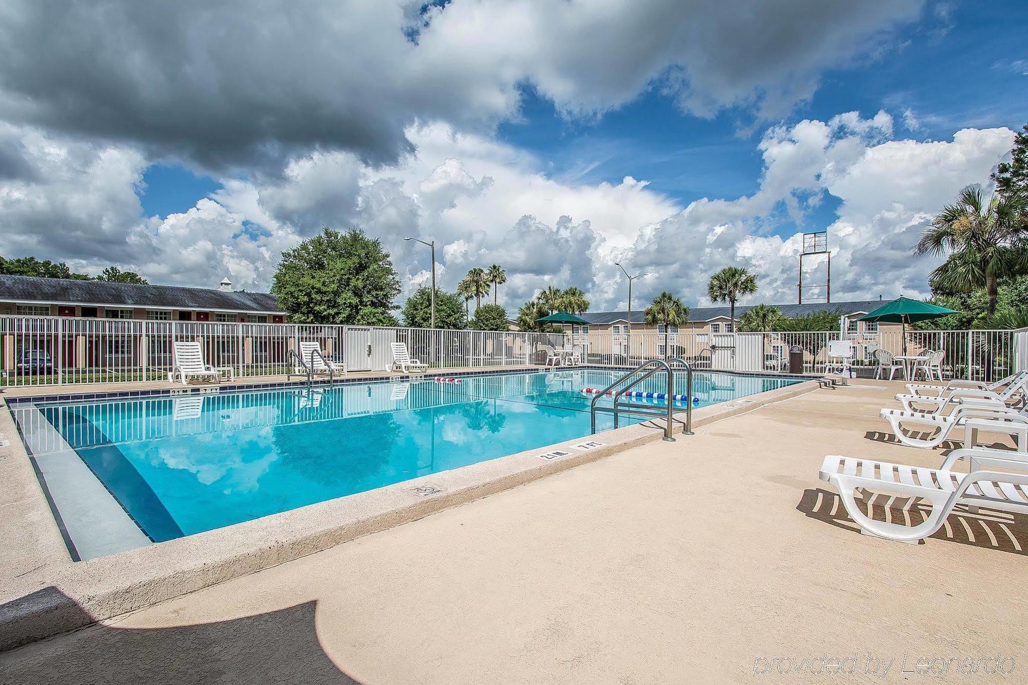Rodeway - Area Inn Gainesville